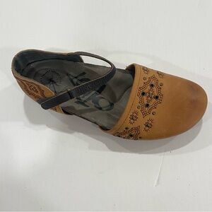 OTBT KENWOOD Women’s Size 7 M Brown Leather Embroidered Mary Jane Summer Sandals